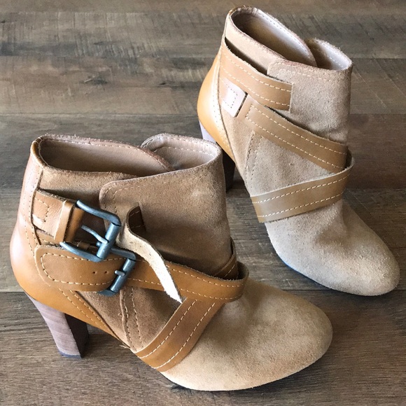 Zara Shoes - Zara basic boots in size 39, US size 8.5